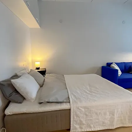 Comfy Blue 7 Minutes To Airport *