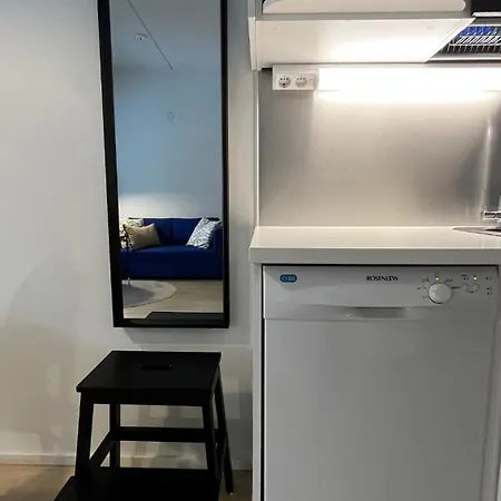 Comfy Blue 7 Minutes To Airport